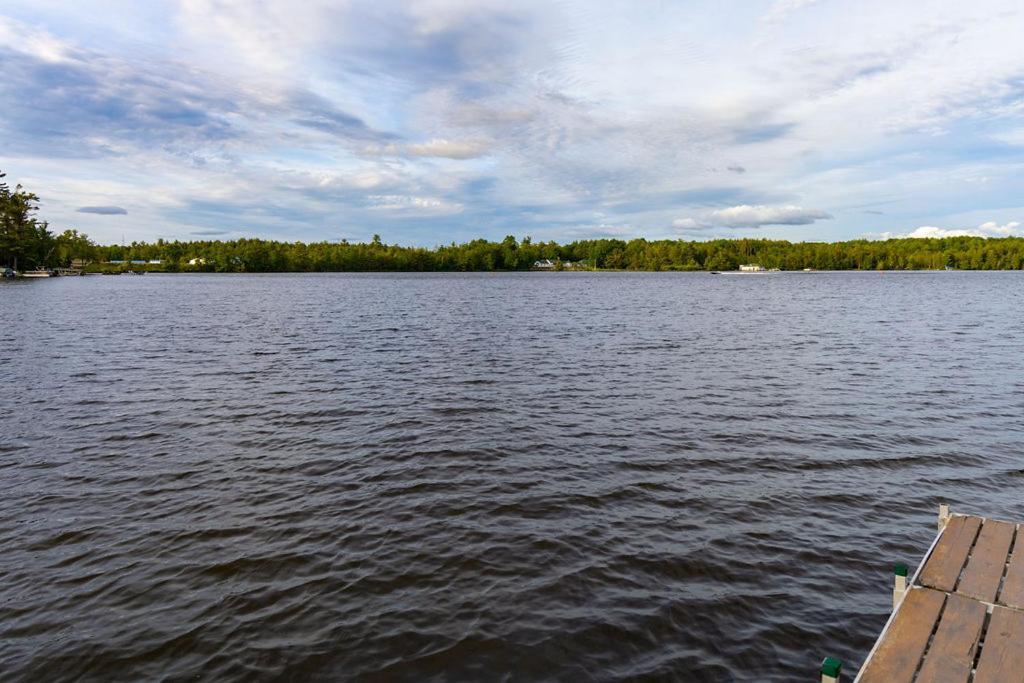 Twelve Pines Resort - South Lodge With Private Pier On Catfish Lake إيغل ريفير المظهر الخارجي الصورة